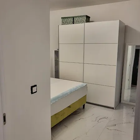 Spot ماكارسكا